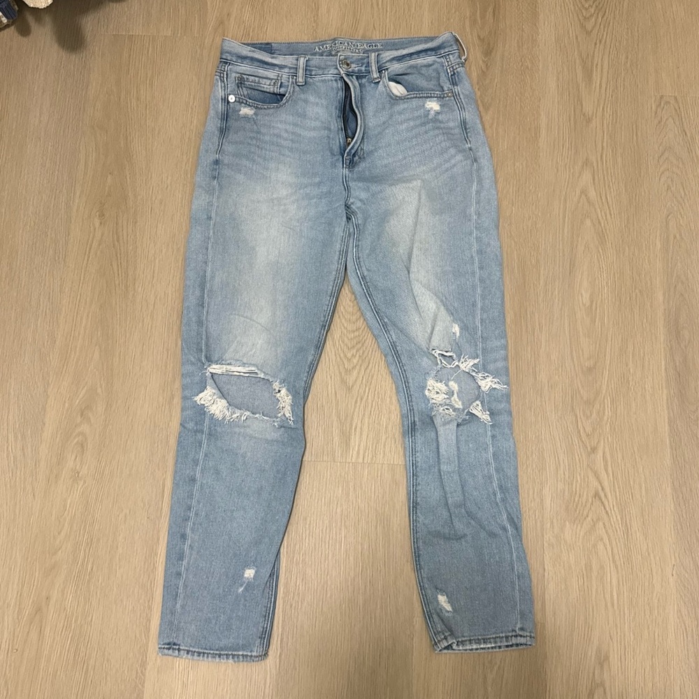 American Eagle Outfitters Distressed Light Blue Jeans